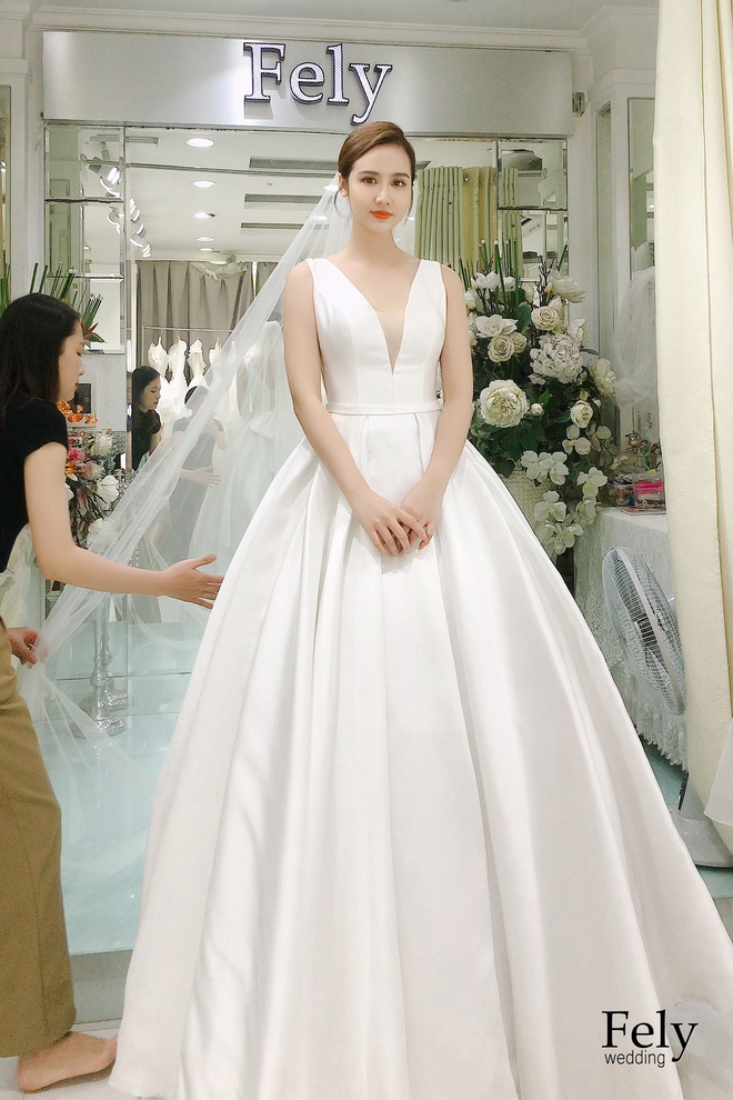 Lộ hậu trường tập cuối Thương Ngày Nắng Về: Huyền Lizzie diện váy cưới đẹp chẳng thua bản Hàn - Ảnh 2.