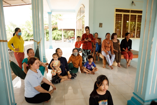 Phỏng vấn mẹ Tân Hoa hậu Ngọc Châu: Xuất tiền sửa nhà thì con cũng bầm dập cái thân, thấy nó hốc hác cũng xót chứ - Ảnh 2.