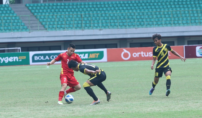 Nhận trận thua cách biệt trước Malaysia, U19 Việt Nam phải tranh HCĐ tại giải Đông Nam Á - Ảnh 1.