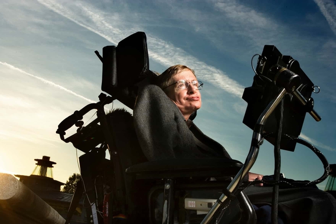 3 lời khuyên cực thấm của thiên tài Stephen Hawking dạy con cái: Bí kíp ngắn gọn không chỉ để thành công mà còn luôn hạnh phúc - Ảnh 1.