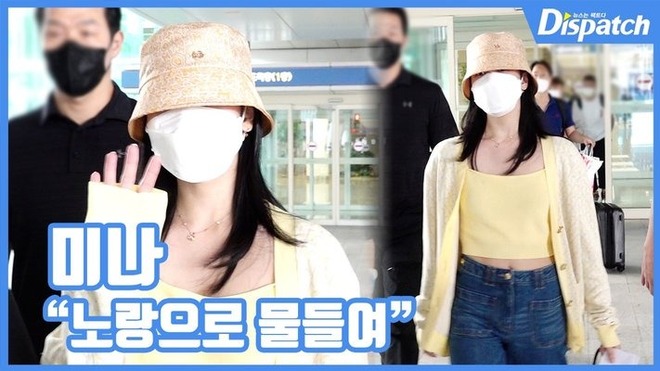 Park Seo Joon như đi catwalk tại sân bay, Mina (TWICE) được dàn vệ sĩ hộ tống vẫn lép vế trước sắc vóc của em gái BTS - Ảnh 7.