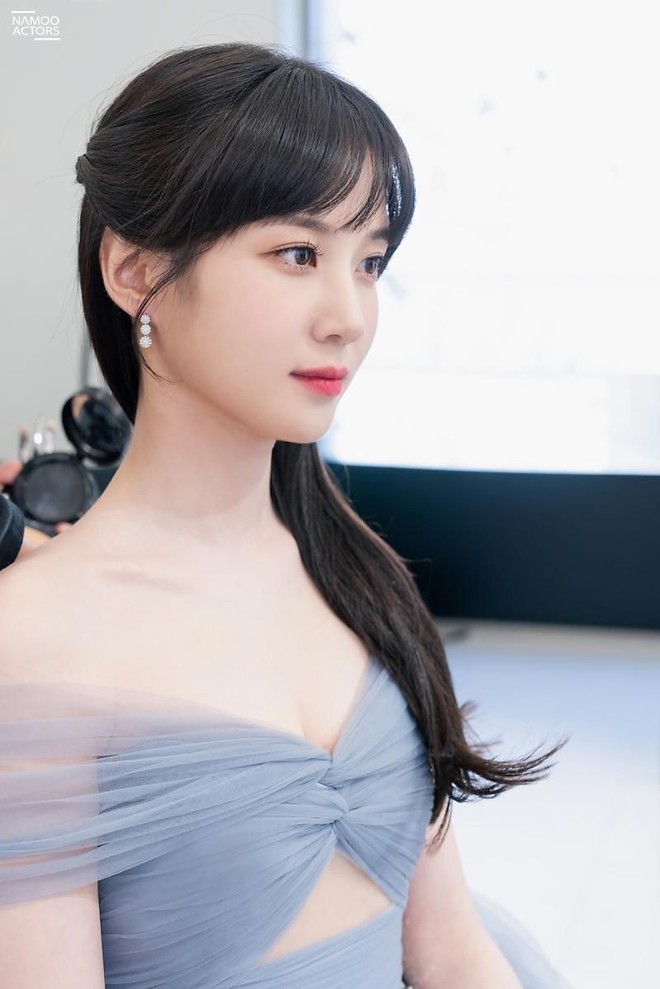 Xứ Hàn có 1 nữ diễn viên trên phim kém sắc, ngoài đời lại đẹp thoát tục đến mức áp đảo nữ thần SNSD ở Baeksang - Ảnh 5.