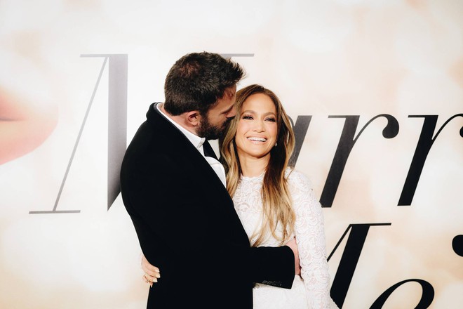 Người Dơi Ben Affleck và Jennifer Lopez chính thức kết hôn sau 2 thập kỷ hợp tan, dọn về nhà tân hôn 1407 tỷ - Ảnh 4. Người Dơi Ben Affleck và Jennifer Lopez chính thức kết hôn sau 2 thập kỷ hợp tan, dọn về nhà tân hôn 1407 tỷ - Ảnh 4.