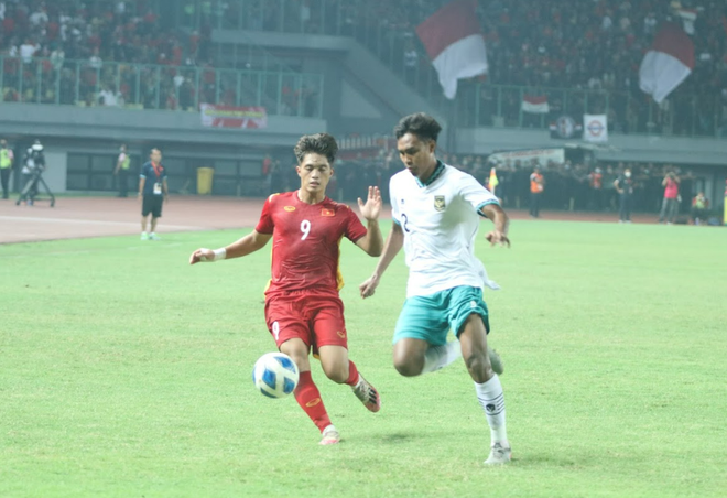 Nỗ lực quên mình và vài khoảnh khắc nuối tiếc, U19 Việt Nam chia điểm với chủ nhà U19 Indonesia - Ảnh 2.