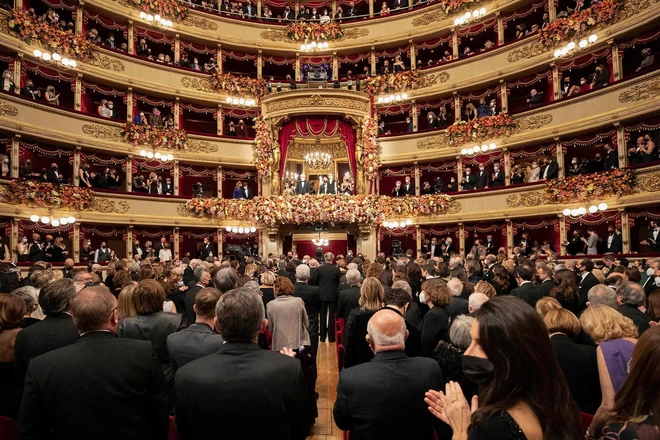 Hơn cả một biểu tượng, nhà hát mang lại gì cho những thành phố nổi tiếng? - Ảnh 1.