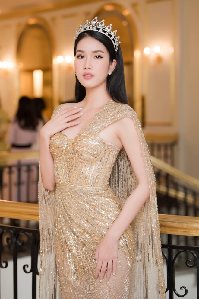 Nàng Hậu biết 3 ngoại ngữ, từng được tuyển thẳng vào 2 trường ĐH nhưng phương pháp học tập lại cực kì khác người - Ảnh 1.