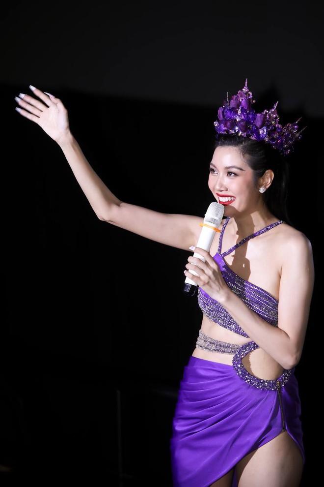 Thúy Vân chính thức làm ca sĩ: Mời Vũ Thu Phương - Khánh Vân đóng MV, bất ngờ bật khóc trong họp báo - Ảnh 6.