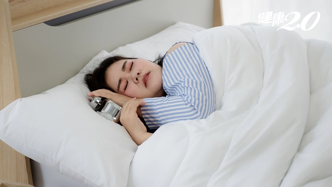 Lạ đời chuyện 40% trường hợp say nắng nóng ở Nhật diễn ra vào... ban đêm, các chuyên gia về giấc ngủ dạy 3 mẹo điều chỉnh nhiệt độ phòng tốt hơn - Ảnh 2.
