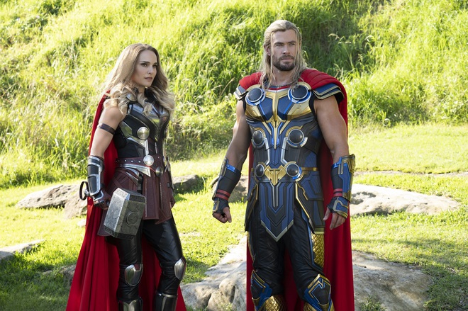 Thor: Love and Thunder - Show tạp kỹ màu mè, duyên dáng nhưng vui thôi đừng vui quá! - Ảnh 2.