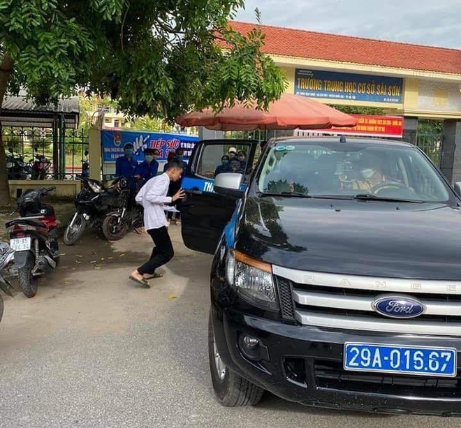 Hà Nội: 2 nam sinh không được dự thi tốt nghiệp THPT vì đi lạc 25km do tin tưởng Google Map - Ảnh 1.