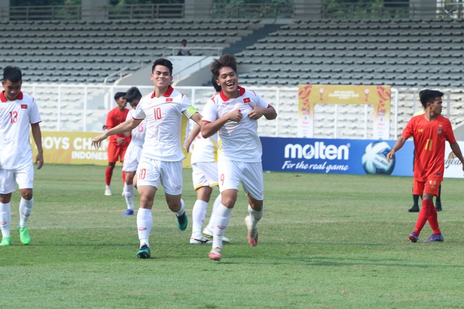 Thắng tưng bừng U19 Myanmar, tuyển U19 Việt Nam sẵn sàng cho màn đại chiến cùng U19 Thái Lan - Ảnh 2.