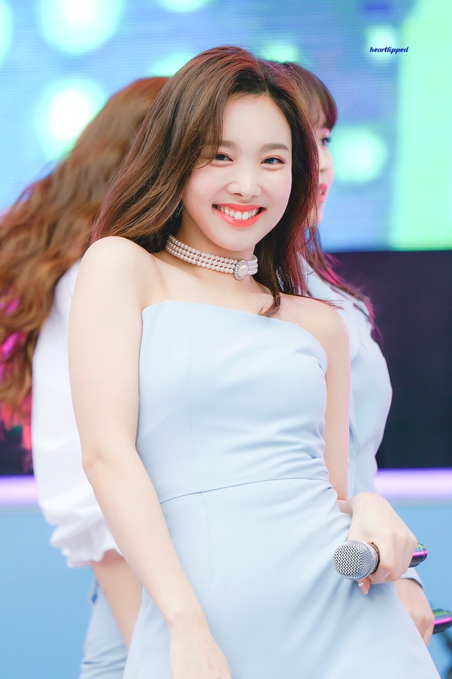 Nayeon TWICE  Nữ nghệ sĩ solo sở hữu lượng album đặt trước cao nhất năm  2022  VTVVN