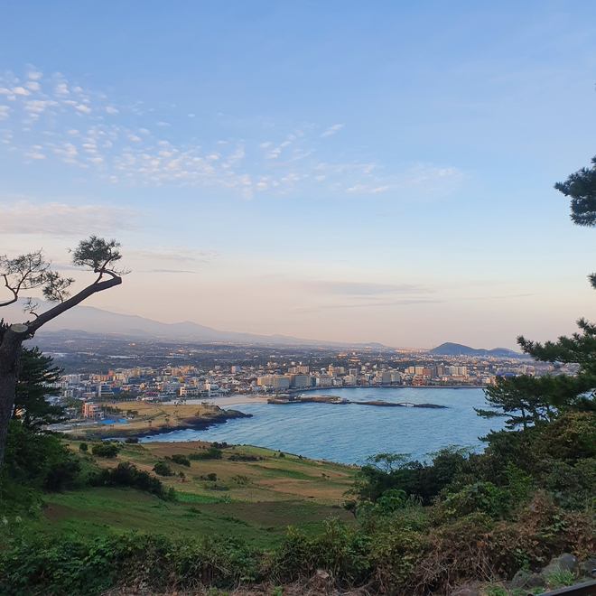 4 điểm đến cực đẹp ở hòn đảo mộng mơ Jeju mà ai đam mê thiên nhiên nhất định phải ghé qua - Ảnh 1.