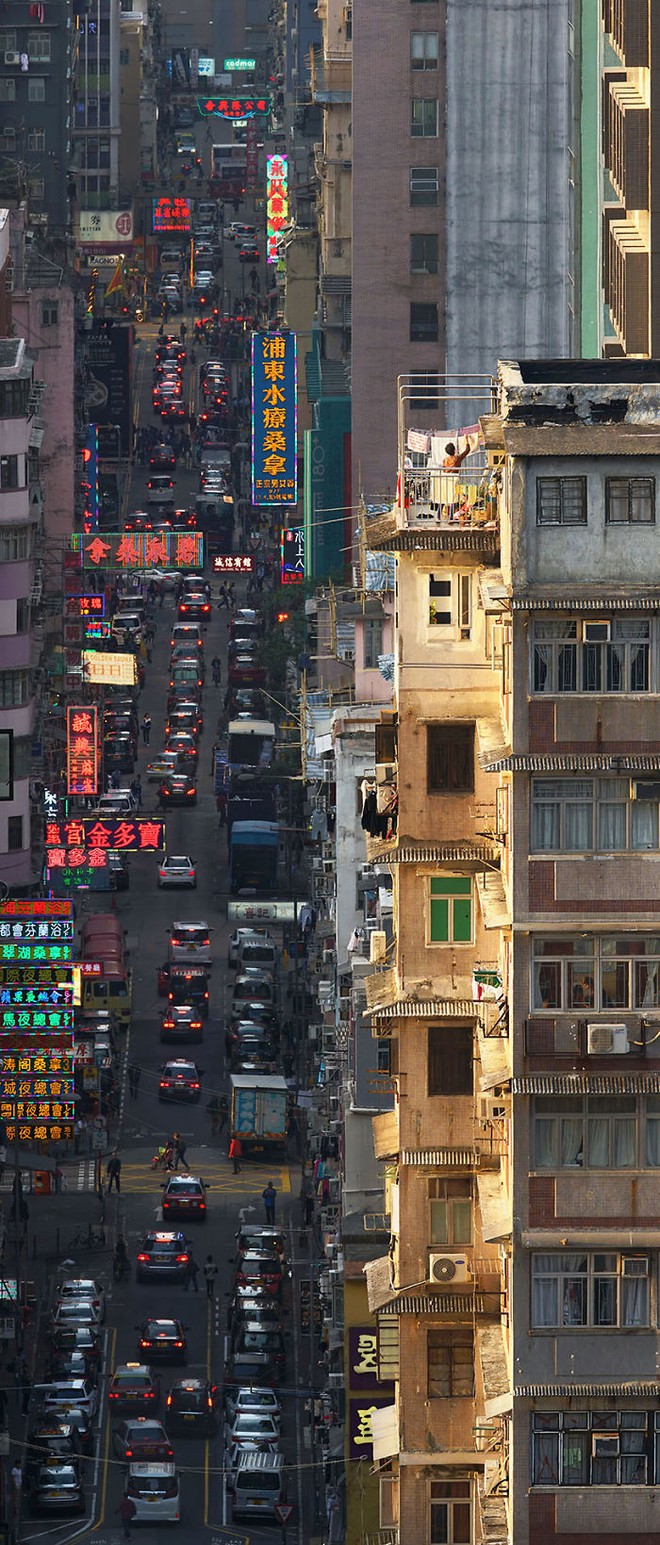 Breathtaking-photos-of-Hong-Kong-rooftops-from-other-rooftops-5adef99d62e07__700