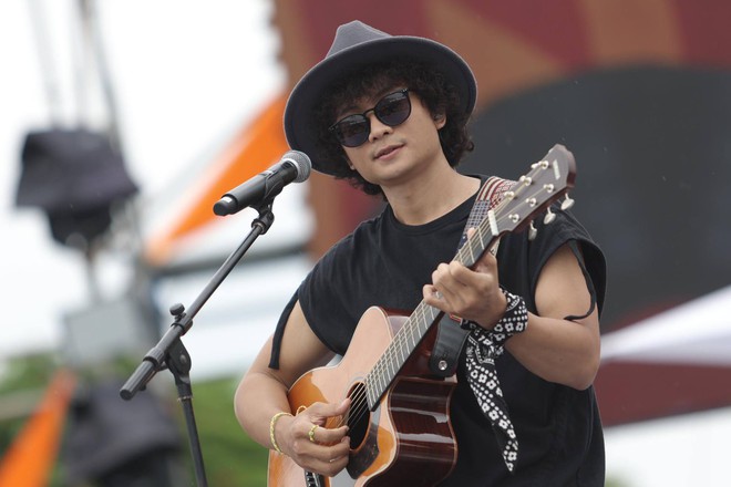 Toàn cảnh HAY Glamping Music Festival: 4 boyband huyền thoại quốc tế làm sống dậy cả thanh xuân, dàn sao Vpop cháy hết mình dưới màn mưa! - Ảnh 10.