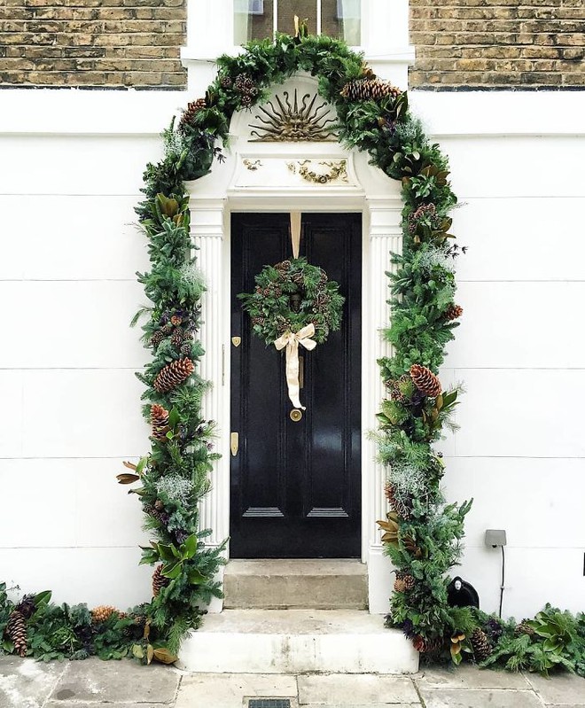 colorful-front-doors-photography-london-bella-foxwell-51-5c36fa43c1c32__700