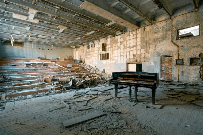 Dành hơn 10 năm đi tìm những chiếc đàn piano bị lãng quên, nhiếp ảnh gia thu được những bức ảnh nghệ thuật đẹp nao lòng - Ảnh 8.