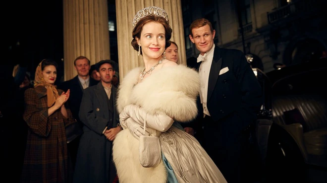 Những lần Nữ hoàng Elizabeth II được thể hiện trên màn ảnh: Có diễn viên vô cùng giống nguyên mẫu - Ảnh 9.