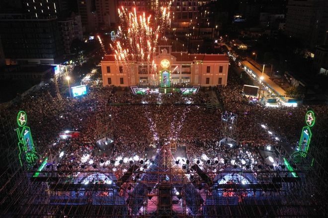 Một đêm bùng nổ tại đại tiệc Heineken Countdown Party 2023: Bộ 3 DJ &quot;bung&quot; loạt beat đỉnh cao, dàn sao Việt mở đầu năm mới ấn tượng - Ảnh 15.