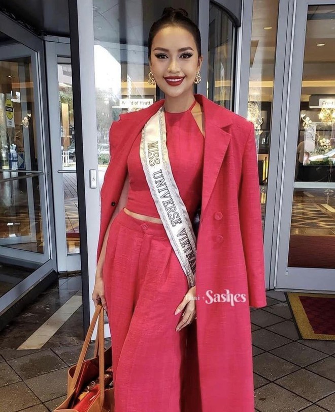 Ngọc Châu ngày đầu tại Miss Universe 2022: Lấn át đối thủ, được khen vì nói tiếng Anh - Ảnh 9.