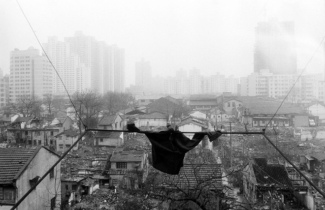 Hé lộ các bức ảnh ghi lại thời hoàng kim của thành phố Thượng Hải, khung hình nào cũng đậm chất nghệ thuật khiến người xem bồi hồi - Ảnh 21.