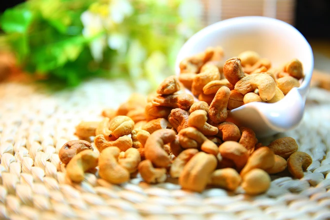Loại hạt quen thuộc với người Việt ăn bùi béo thơm ngon giúp bảo vệ tim mạch, nuôi dưỡng não, hạ đường huyết - Ảnh 2.