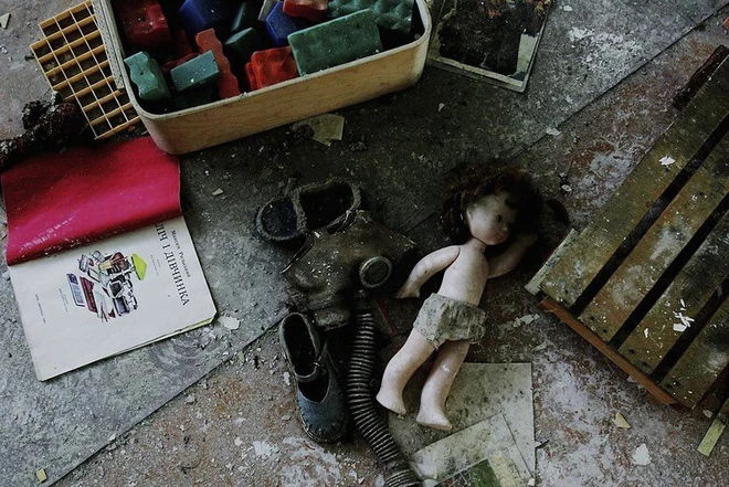 abandoned-chernobyl-doll