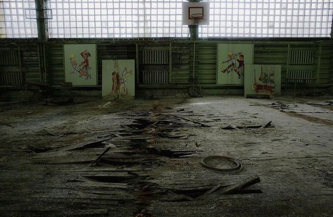 abandoned-chernobyl-gym-floor