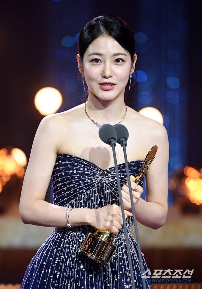 Kết quả giải truyền hình Rồng Xanh 2023: The Glory thua đau trước siêu phẩm Disney, Song Hye Kyo hạnh phúc nhất đêm - Ảnh 6.