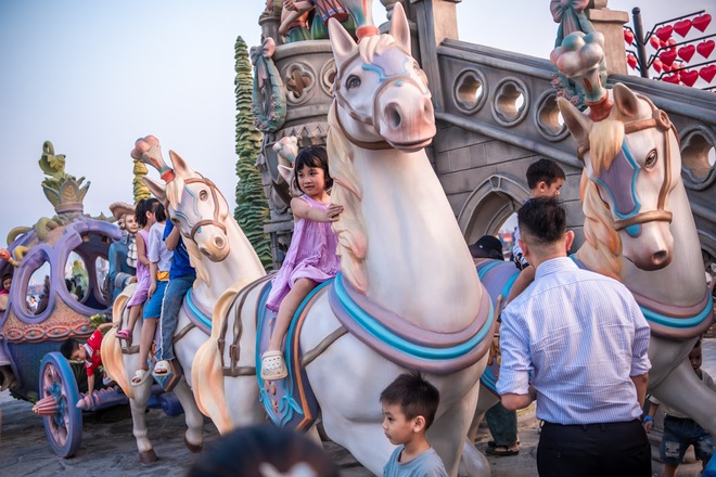 Nóng nhất cuối tuần này: 100.000 người đổ về khai trương phố đi bộ Công viên Vũ Yên, loạt trải nghiệm ở Học viện ngựa gây ấn tượng - Ảnh 20.